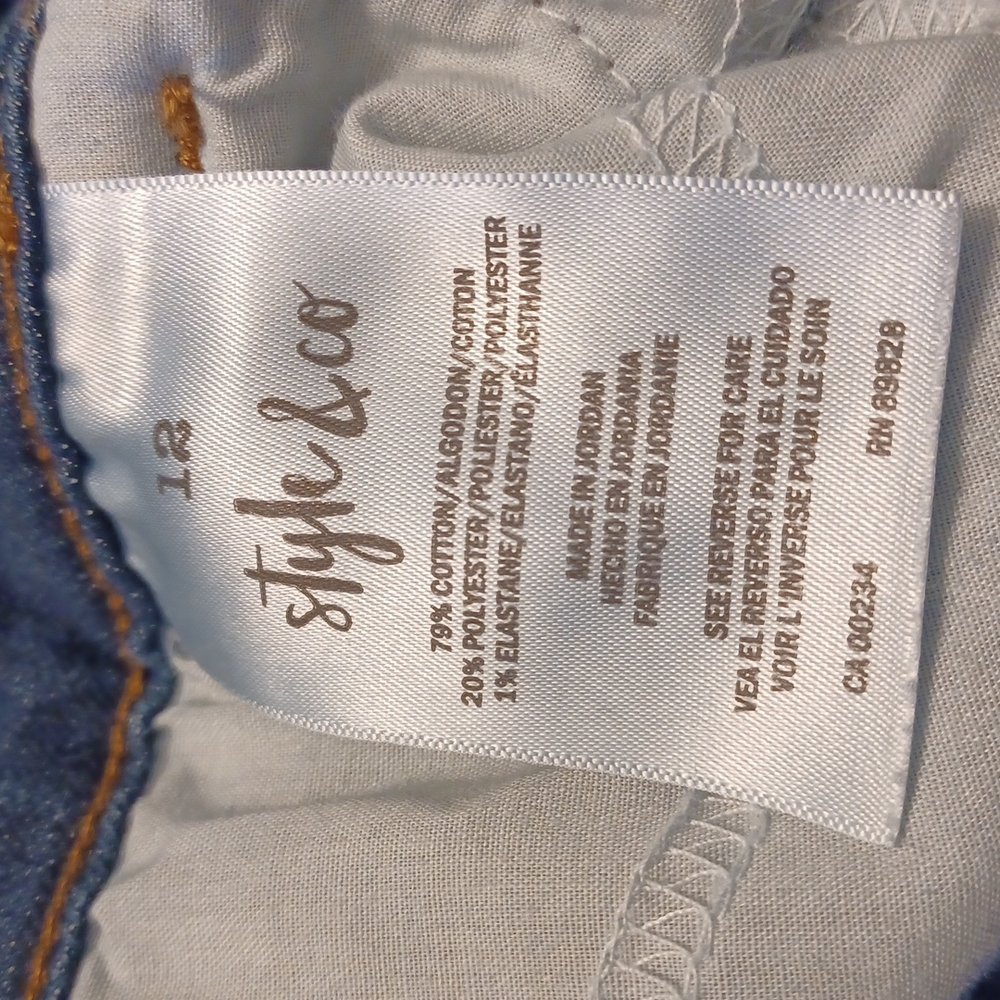 Style& Co denim Capri size 12. Cuffed bottom. New condition - Picture 7 of 9